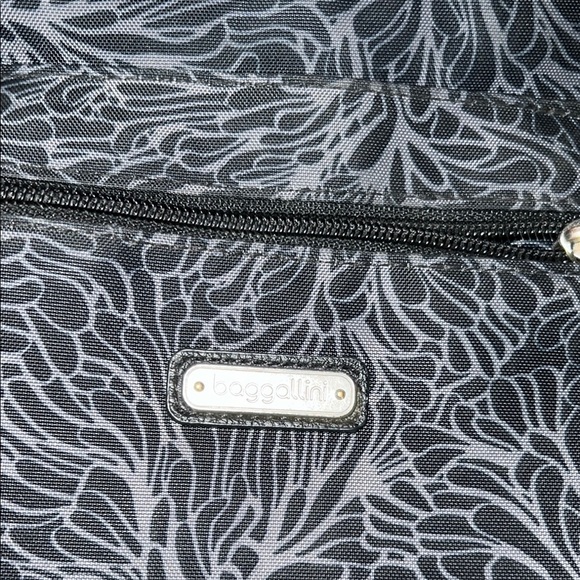 Baggallini Black Crossbody Bag with Elegant Textured Design - Picture 14 of 15